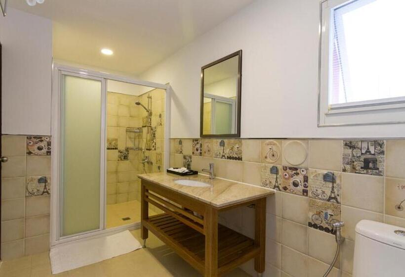 اتاق استاندارد, Kenting Hemingway