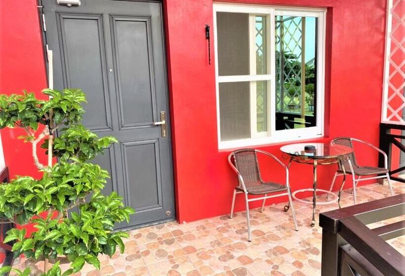 اتاق استاندارد با بالکن, Kenting Hemingway