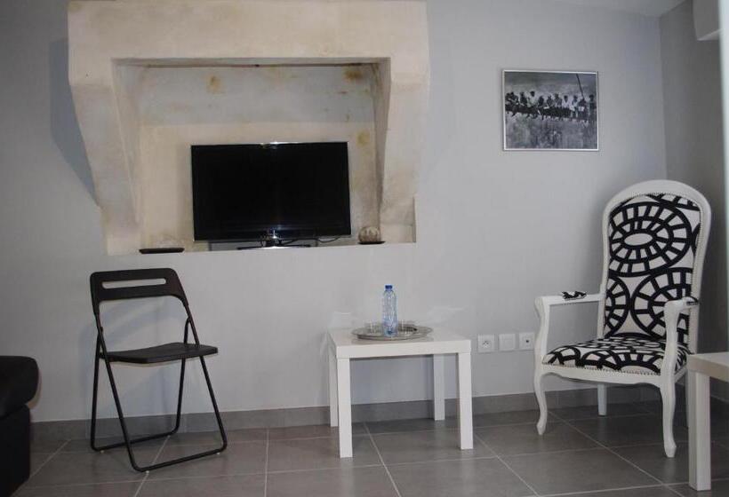 سوییت لوکس, Le Clos Des Oiseaux