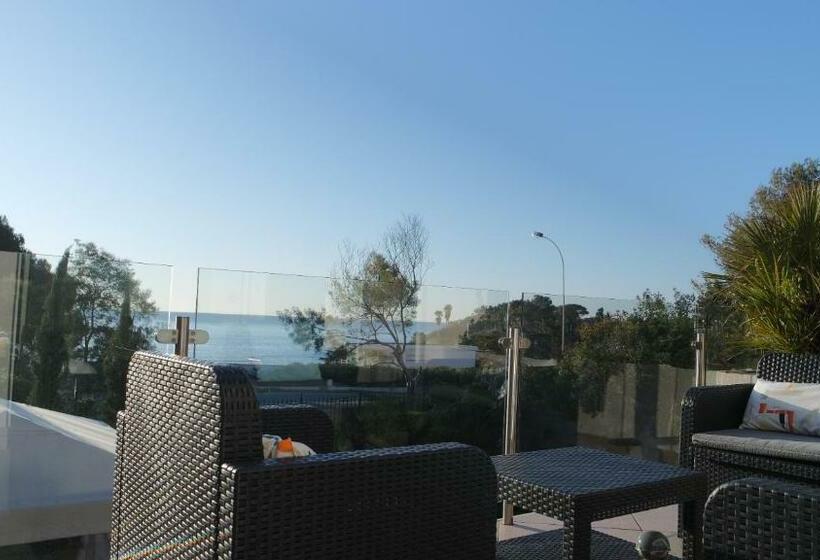 اتاق لوکس با چشم‌انداز دریا, Villa Perle De La Mer