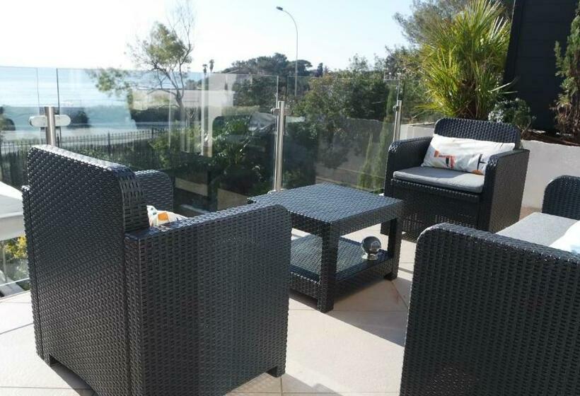 اتاق خانوادگی با چشم‌انداز دریا, Villa Perle De La Mer