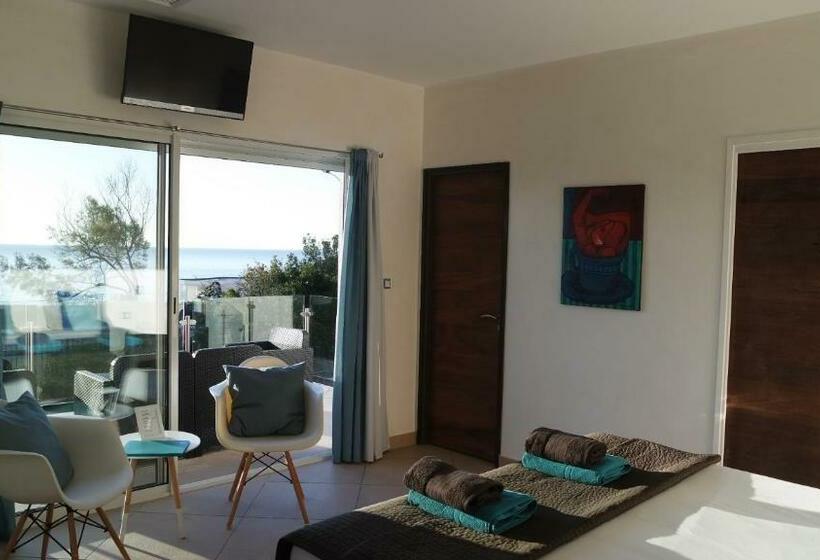 اتاق لوکس با چشم‌انداز دریا, Villa Perle De La Mer