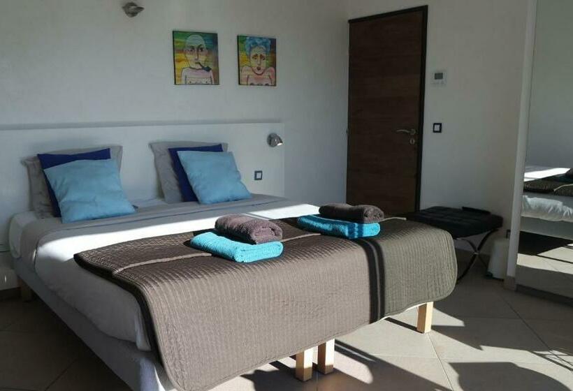 اتاق لوکس با چشم‌انداز دریا, Villa Perle De La Mer