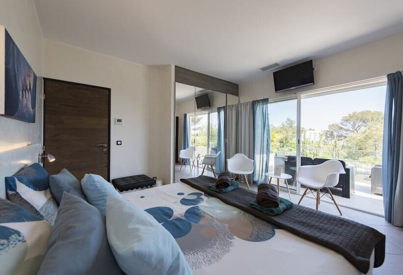 اتاق لوکس با چشم‌انداز دریا, Villa Perle De La Mer