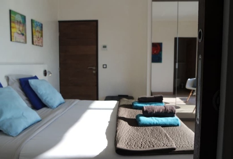 اتاق لوکس با چشم‌انداز دریا, Villa Perle De La Mer