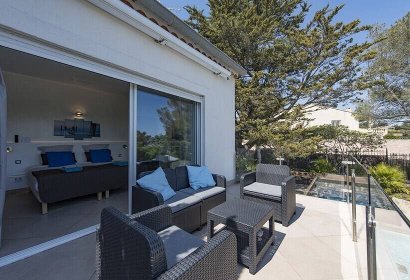 اتاق خانوادگی با چشم‌انداز دریا, Villa Perle De La Mer