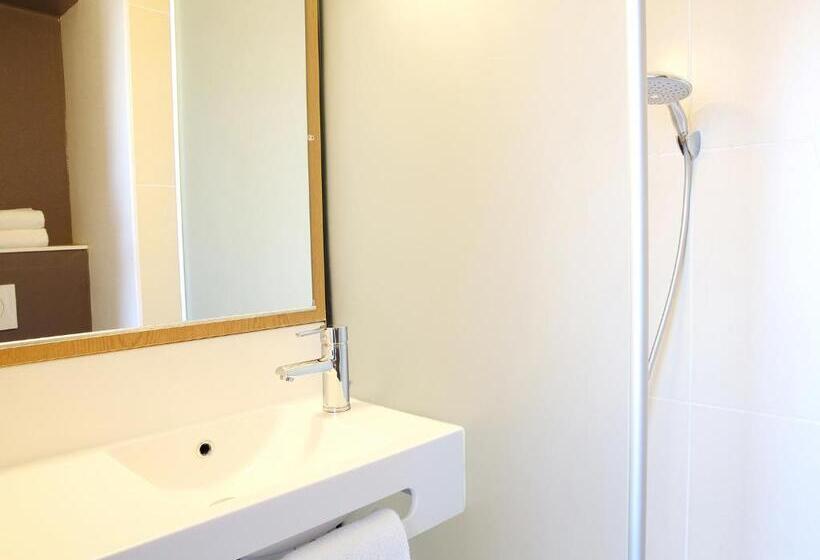 اتاق استاندارد چهار تخته, B&b Hotel Marseille Aéroport Saint Victoret