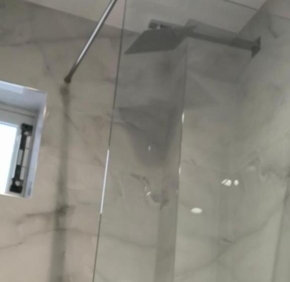اتاق استاندارد سه نفره, Chicago