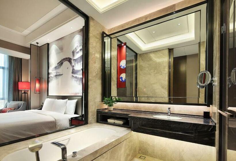 اتاق لوکس با تخت بزرگ, Wanda Realm Yiwu