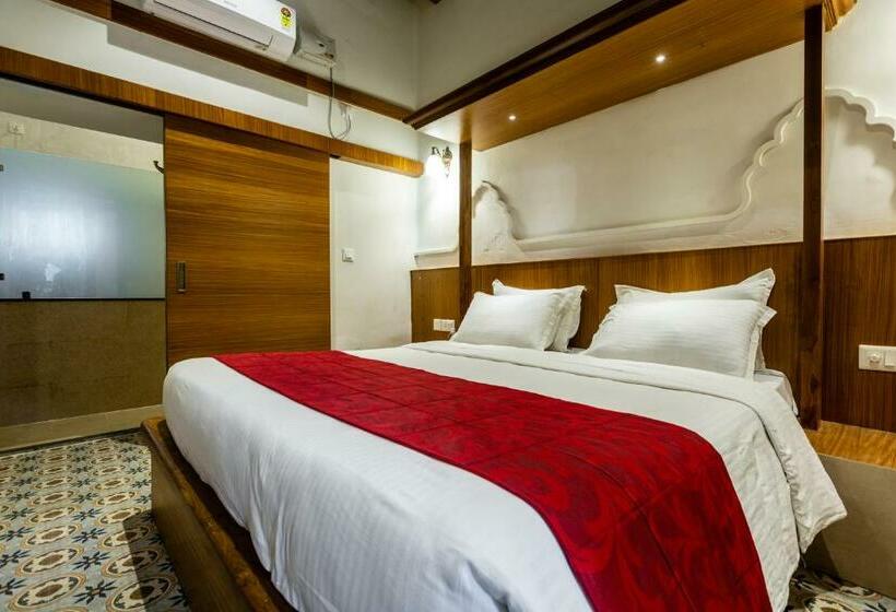 اتاق لوکس, Kstdc Hotel Mayura Hoysala, Mysore