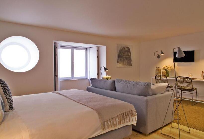 استودیوی سوپریور, Lisbon Five Stars Apartments Combro 77