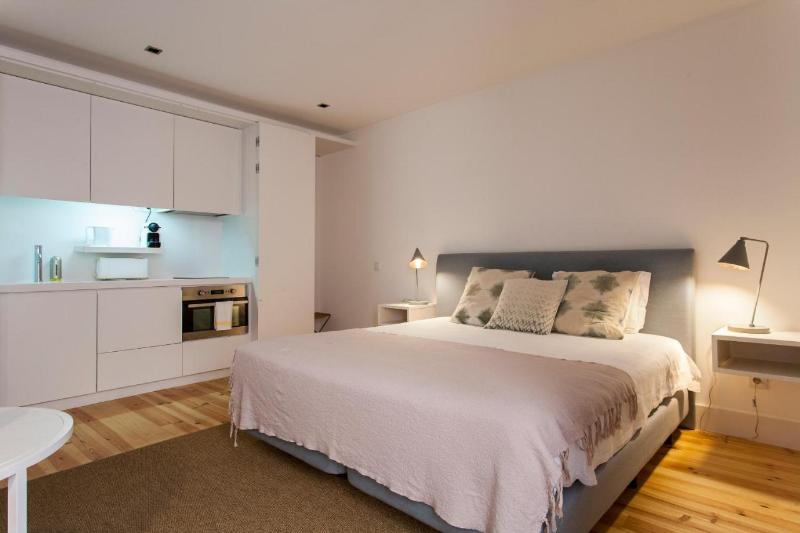 استودیوی سوپریور, Lisbon Five Stars Apartments Combro 77