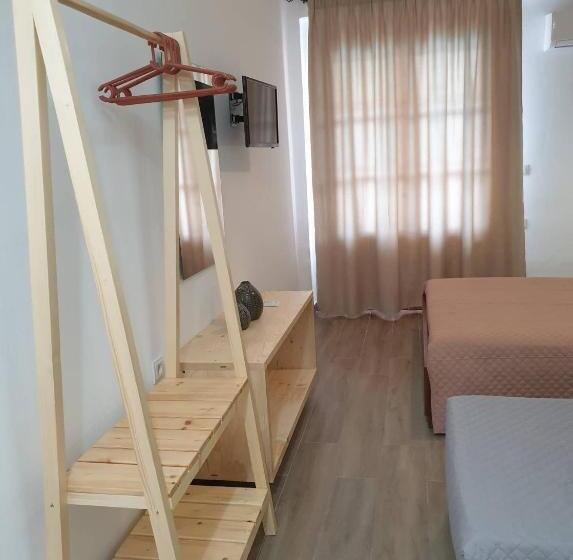 استودیو استاندارد با چشم‌انداز دریا و بالکن, Apart Hotel Llazari