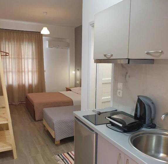 استودیو استاندارد با چشم‌انداز دریا و بالکن, Apart Hotel Llazari
