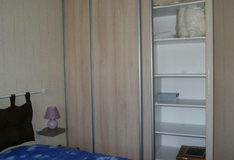 اتاق استاندارد, Chambres D'hôtes Le Libournais