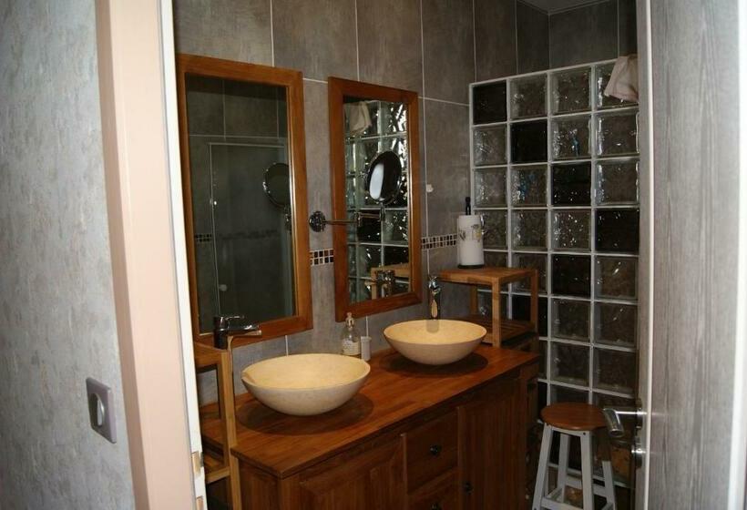 اتاق استاندارد, Chambres D'hôtes Le Libournais
