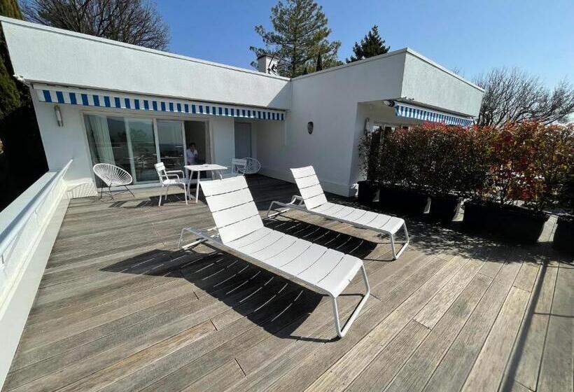 اتاق لوکس, La Villa Haute Corniche