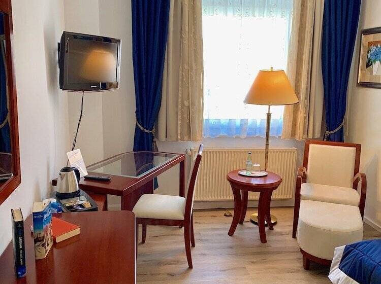 اتاق استاندارد یک نفره, Boutique Hotel Goldene Henne