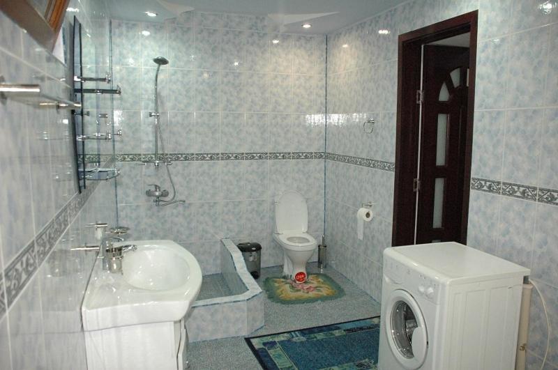 اتاق لوکس خانوادگی, Edemi