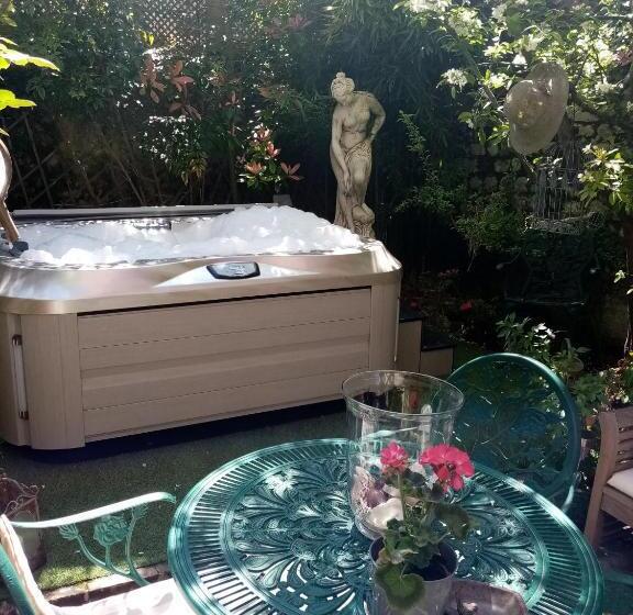 سوییت دوبلکس, La Maison Du Phare De Honfleur Chambre D Hôtes B&b  Jacuzzi   Shabby Chic