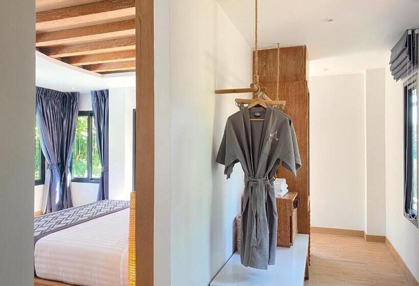 سوییت جونیور با چشم‌انداز استخر, Baan Taranya Koh Yao Yai Resort