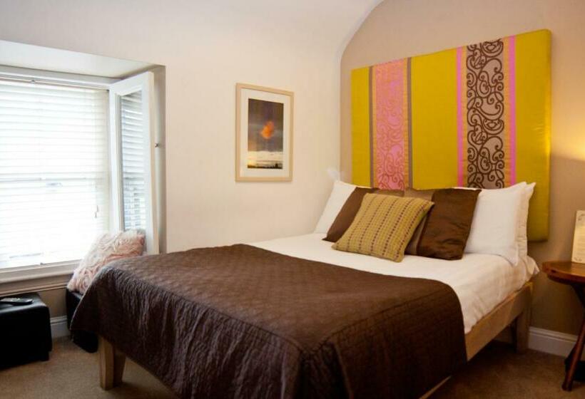 اتاق استاندارد, 7 Boutique