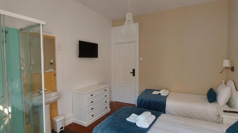 اتاق استاندارد با سرویس بهداشتی مشترک, A Portuguesa Guest House