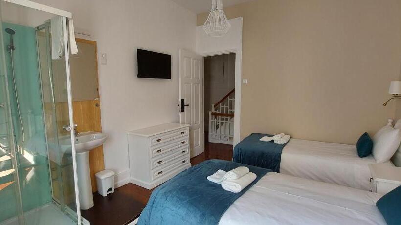 اتاق استاندارد با سرویس بهداشتی مشترک, A Portuguesa Guest House