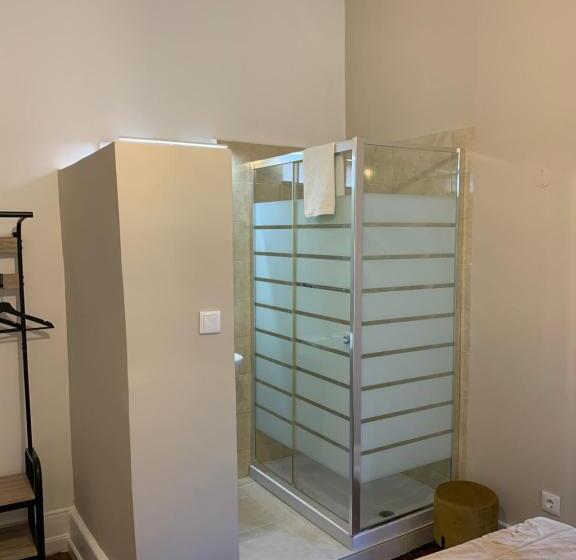 اتاق استاندارد سه تخته با سرویس بهداشتی مشترک, A Portuguesa Guest House
