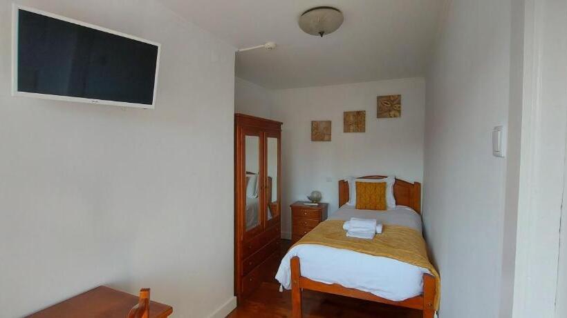 اتاق استاندارد یک تخته با سرویس بهداشتی مشترک, A Portuguesa Guest House