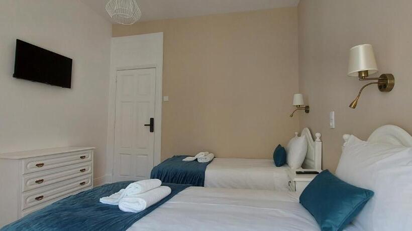 اتاق استاندارد با سرویس بهداشتی مشترک, A Portuguesa Guest House