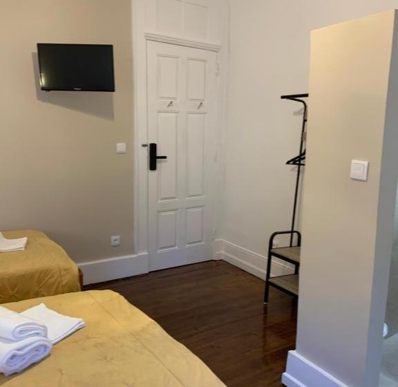 اتاق استاندارد سه تخته با سرویس بهداشتی مشترک, A Portuguesa Guest House