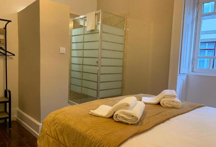 اتاق استاندارد سه تخته با سرویس بهداشتی مشترک, A Portuguesa Guest House