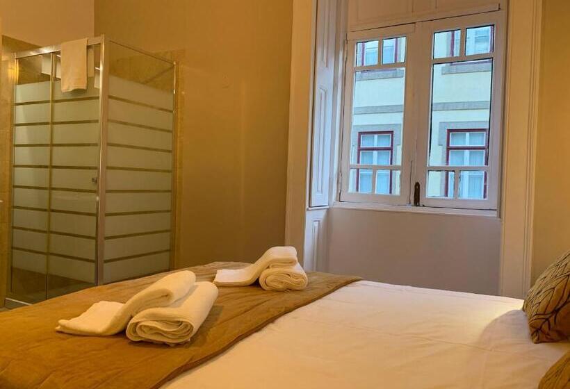 اتاق استاندارد سه تخته با سرویس بهداشتی مشترک, A Portuguesa Guest House