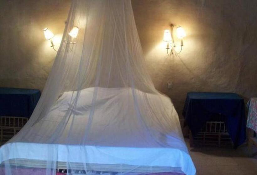 اتاق استاندارد سه نفره, Nour El Gourna