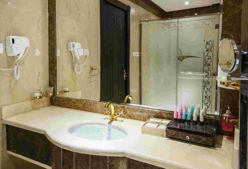 سوییت, Rest Night Hotel Serviced Apartments  Alhamra