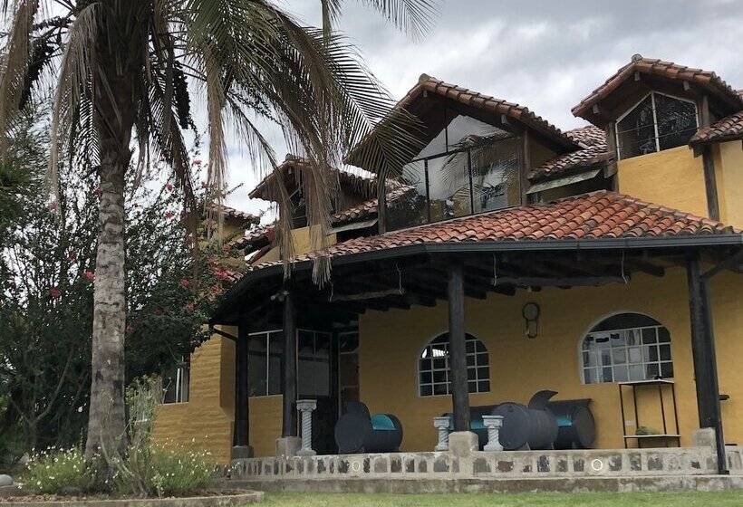 اتاق استاندارد سه نفره, Springhills Quito Airport