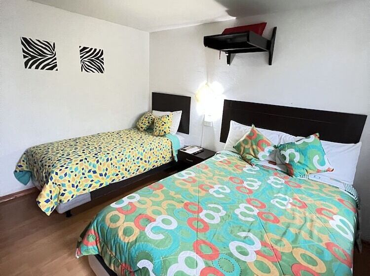 اتاق استاندارد سه نفره, Springhills Quito Airport