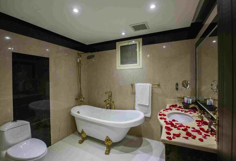 سوئیت رویال, Rest Night Hotel Serviced Apartments  Alhamra