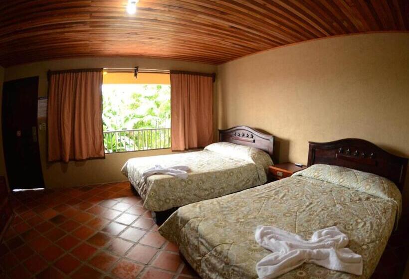 اتاق راحتی, Arenal Backpackers Resort