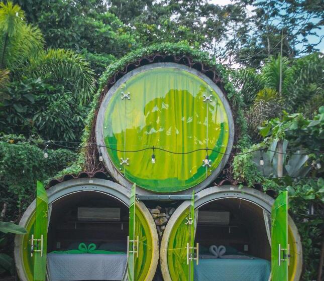 اتاق استاندارد, Arenal Backpackers Resort