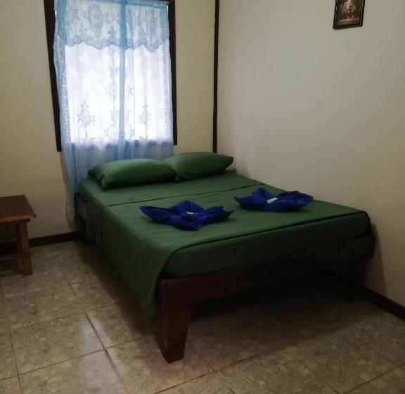 اتاق استاندارد با سرویس بهداشتی مشترک, Hospedaje Meryscar