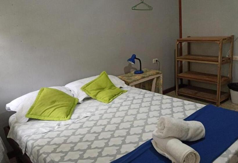اتاق استاندارد با سرویس بهداشتی مشترک, Hospedaje Meryscar
