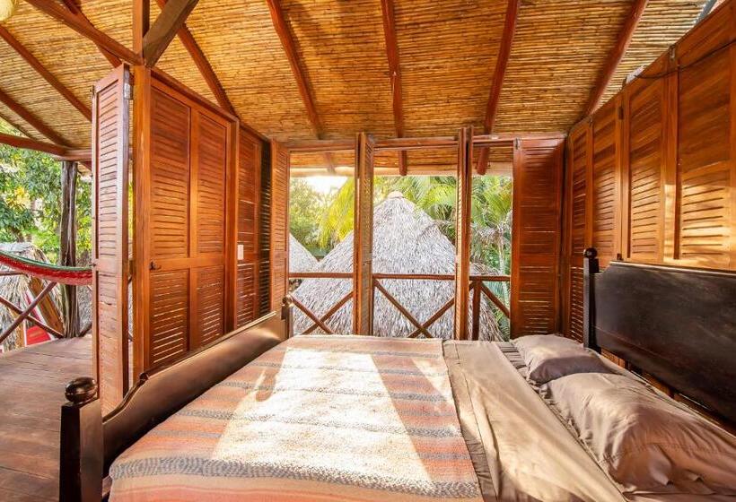بانگلوی استاندارد, Playa Grande Surf Camp