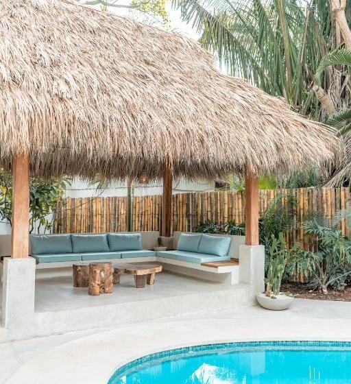 ویلای 1 خوابه, Banana Beach Bungalows