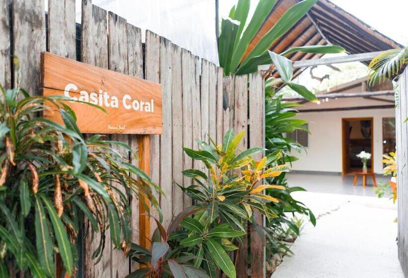 کابین, Banana Beach Bungalows