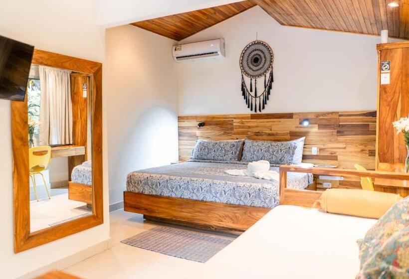 کابین, Banana Beach Bungalows