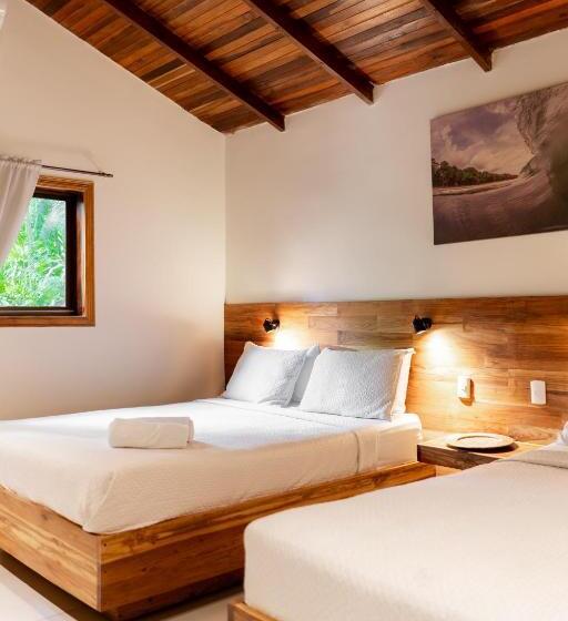 بانگلوی استاندارد, Banana Beach Bungalows