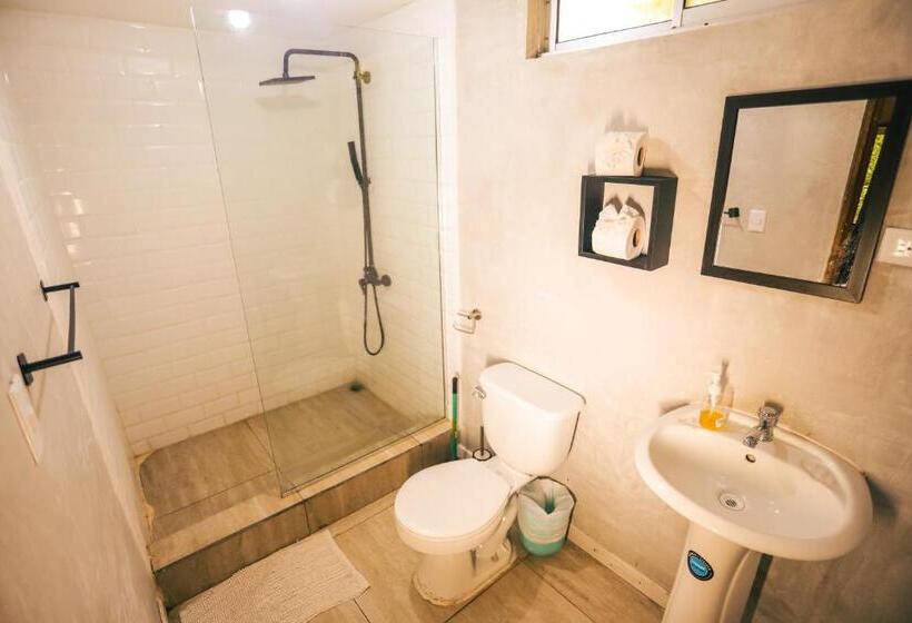 اتاق استاندارد چهار تخته, Cabinas Playa Surf Hostel
