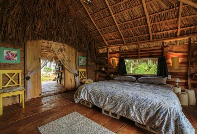 کلبه ییلاقی, Glamping Hotel Flor Y Bambu